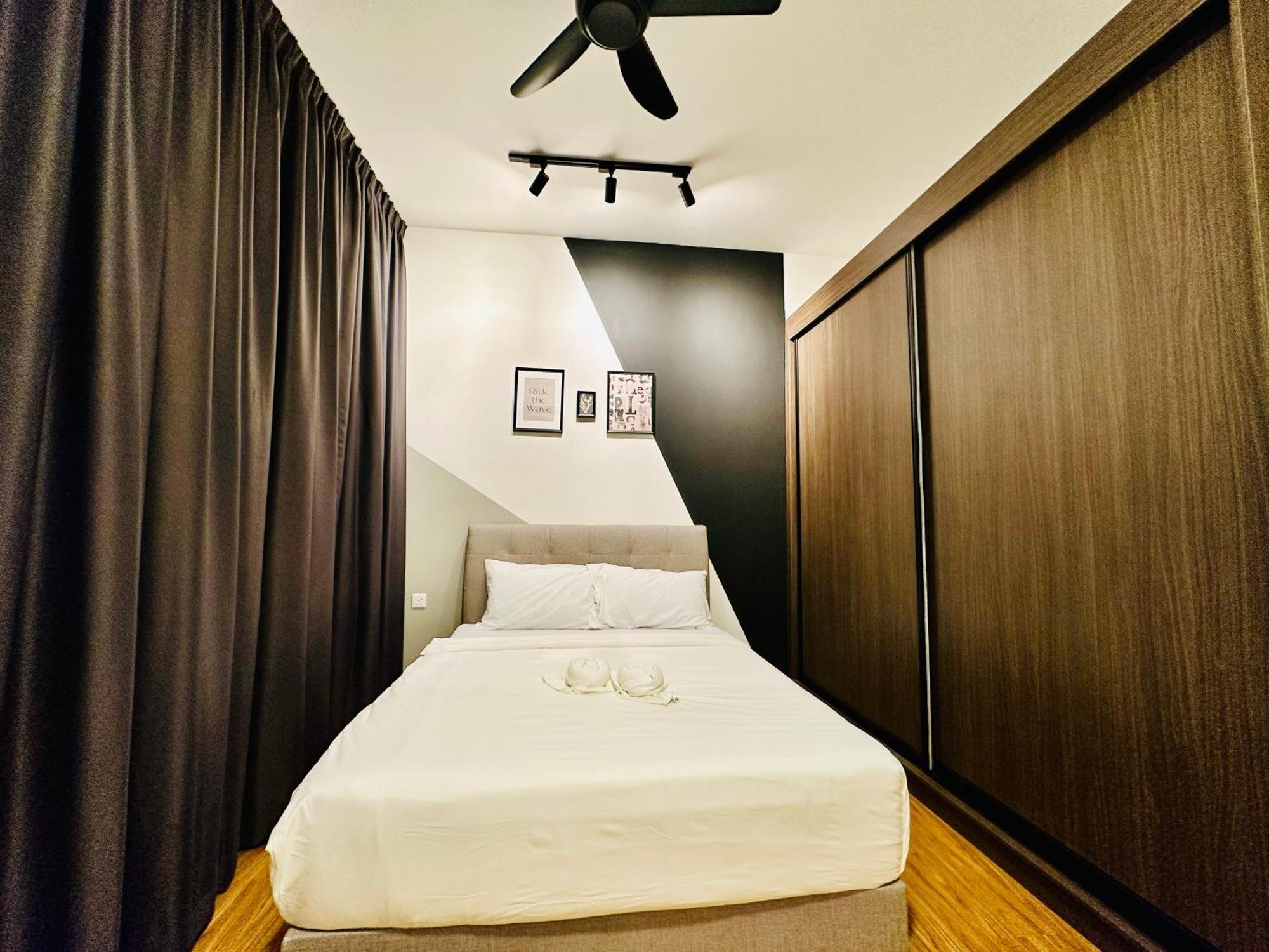 2Br Luxury Rooftop Swimming Pook Homestay@Georgetown@10Pax - 无敌美景两房民宿 Екстер'єр фото