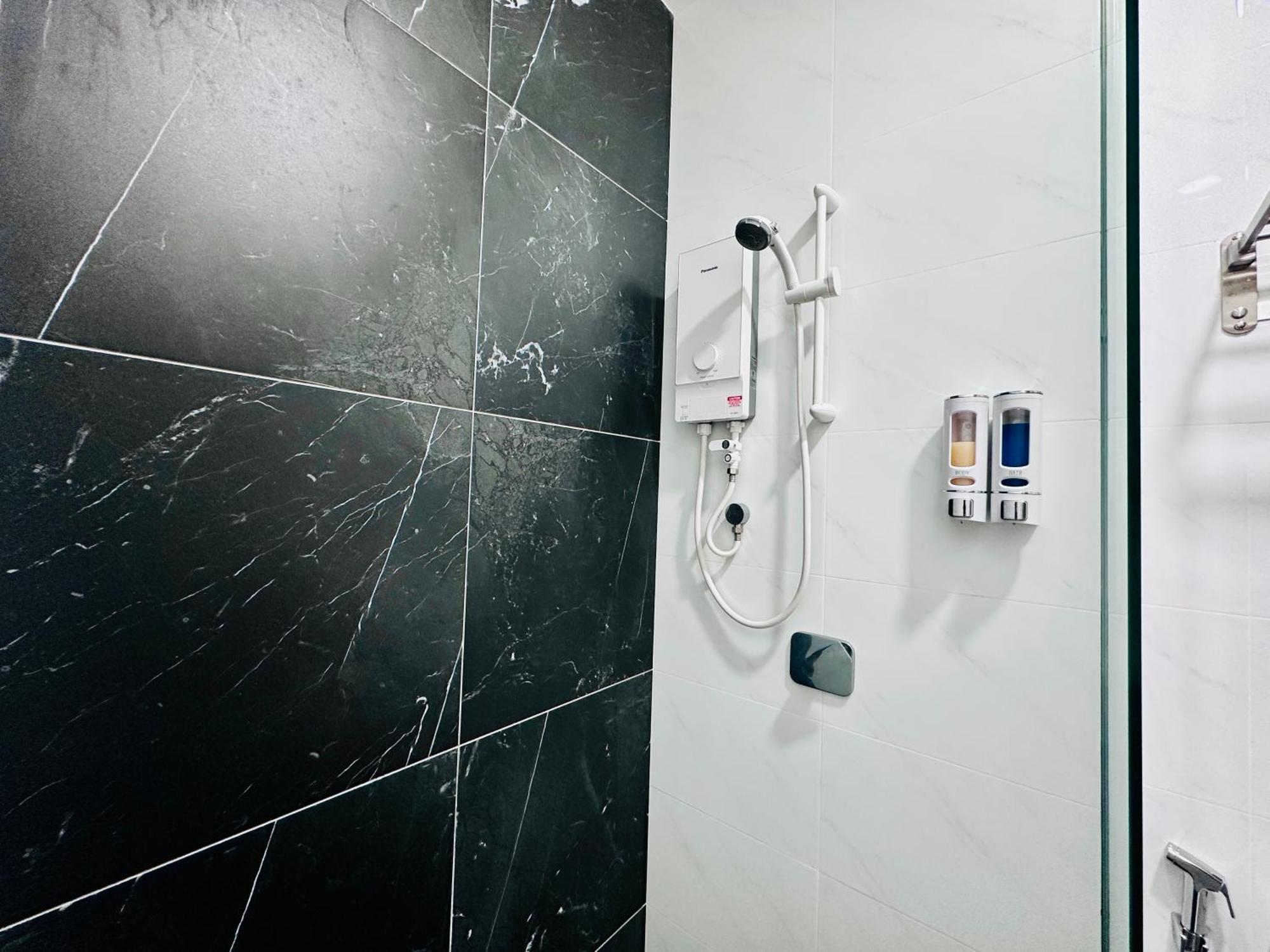 2Br Luxury Rooftop Swimming Pook Homestay@Georgetown@10Pax - 无敌美景两房民宿 Екстер'єр фото